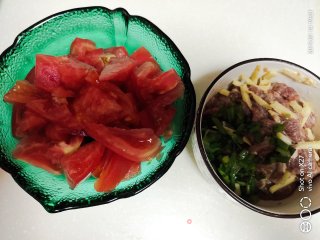 牛肉西红柿汤的做法步骤：1