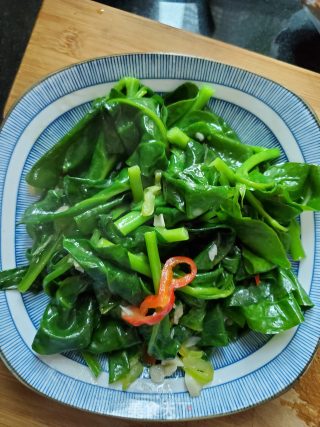 椒丝腐乳炒木耳菜的做法步骤：6