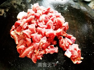 家常黄瓜肉丁的做法步骤：1