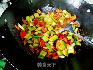 家常黄瓜肉丁的做法步骤：9