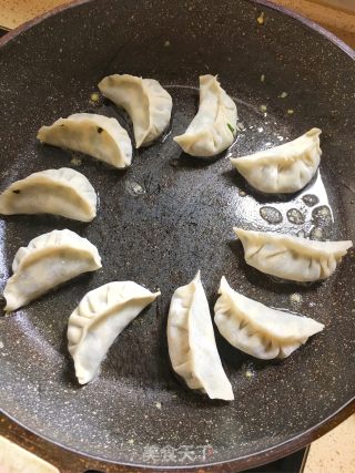 韭菜鸡蛋饺子的做法步骤：12