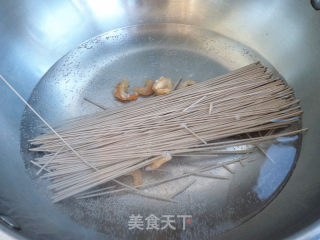 鸡蛋荞麦面汤的做法步骤：2