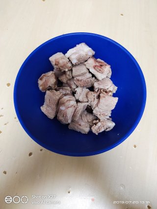 腐竹排骨微辣粉条的做法步骤：1