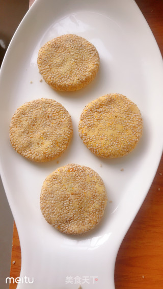 豆沙南瓜饼的做法步骤：5