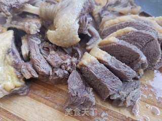 香菇番鸭汤的做法步骤：4