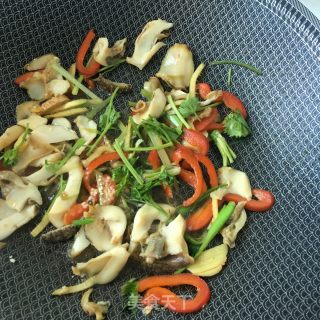 “面条”爆炒海螺片拌面的做法步骤：20