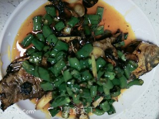 红烧鲫鱼的做法步骤：8