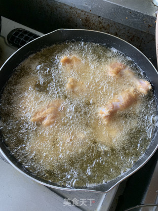 炸鸡腿薯条的做法步骤：3
