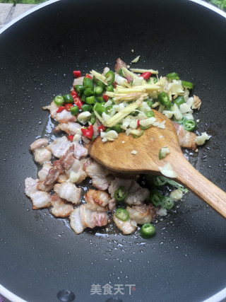 五花肉炒花菜的做法步骤：7