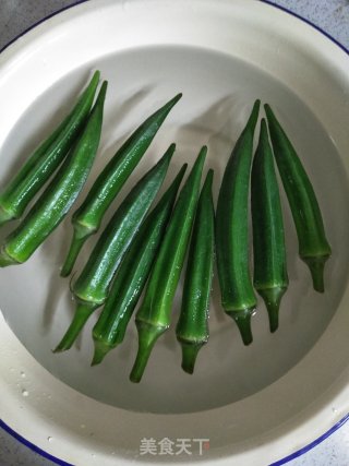彩椒炒秋葵的做法步骤：4