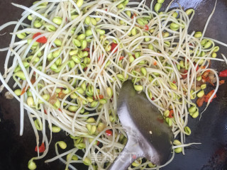 素炒黄豆芽的做法步骤：3