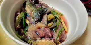 水煮鱼鳅片的做法步骤：2