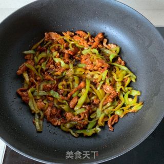 青椒肉丝面的做法步骤：6