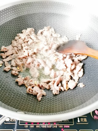 芦笋炒牛肉的做法步骤：5