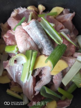 椰子煲鸡汤|鲜美有好吃的做法步骤：2