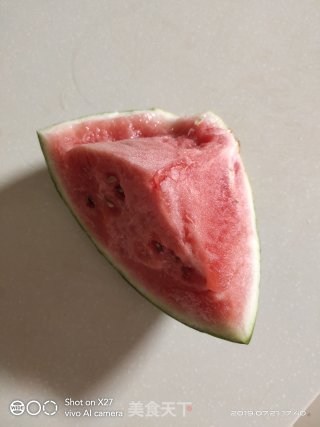冰镇西瓜汁的做法步骤：1