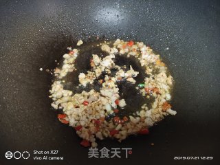肉末炒韭菜心的做法步骤：2