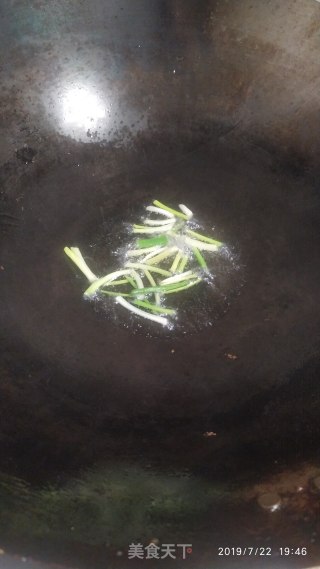 鸡胸肉炒土芹的做法步骤：3