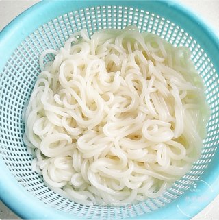 煮米粉的做法步骤：4