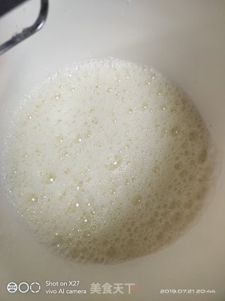 红曲戚风蛋糕的做法步骤：2