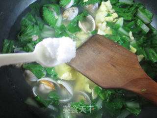 鸡蛋圆蛤小白菜汤的做法步骤：7