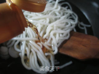 圆蛤煮土豆粉条的做法步骤：3