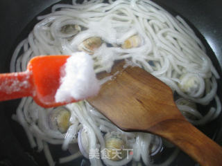 圆蛤煮土豆粉条的做法步骤：6