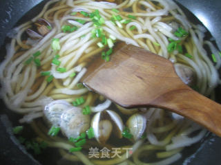 圆蛤煮土豆粉条的做法步骤：7