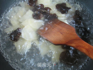 黑木耳土豆炒粉丝的做法步骤：5