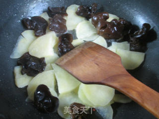 黑木耳土豆炒粉丝的做法步骤：6