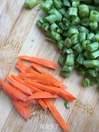 “面条”菜豆肉卤过水面的做法步骤：2