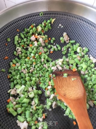 “面条”菜豆肉卤过水面的做法步骤：7