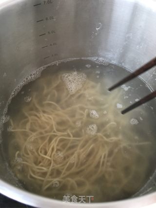 “面条”菜豆肉卤过水面的做法步骤：16