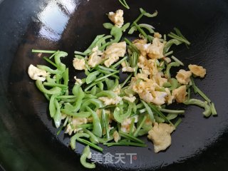 蛇豆炒鸭蛋的做法步骤：6