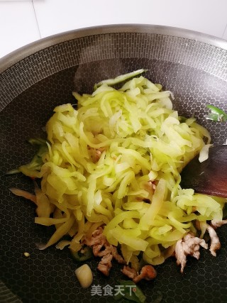 小炒西瓜皮的做法步骤：10