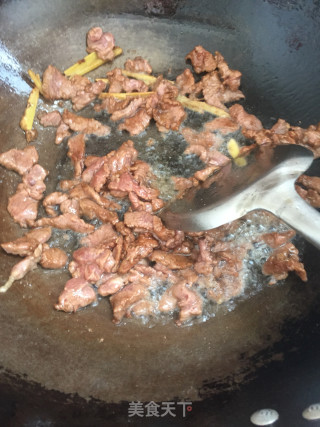 小炒牛肉的做法步骤：3