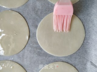 葱香饺子皮的做法步骤：2
