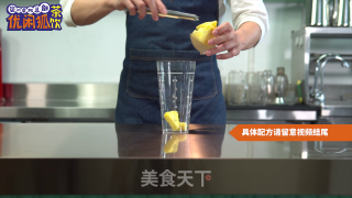 奈雪同款霸气菠萝百香的做法分享的做法步骤：1