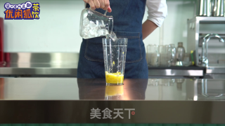 奈雪同款霸气菠萝百香的做法分享的做法步骤：3