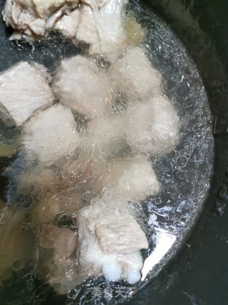 豆角排骨胡萝卜????的做法步骤：3