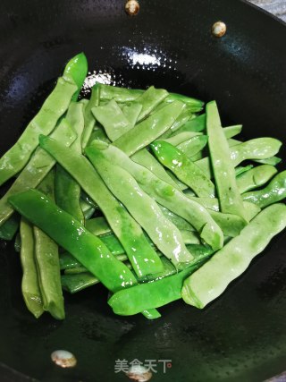 豆角排骨胡萝卜????的做法步骤：4
