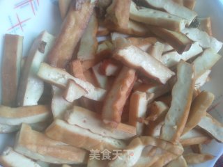 豆干炒肉丝的做法步骤：2