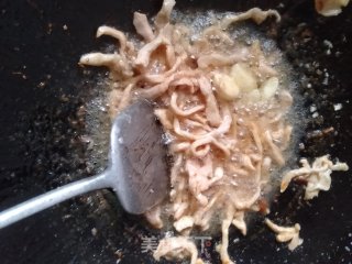 豆干炒肉丝的做法步骤：7