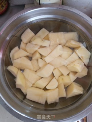 番茄牛肉炖土豆的做法步骤：3