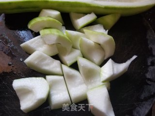 咸猪骨节瓜淮山汤的做法步骤：4