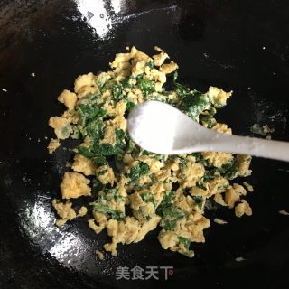 芹菜叶炒蛋的做法步骤：6