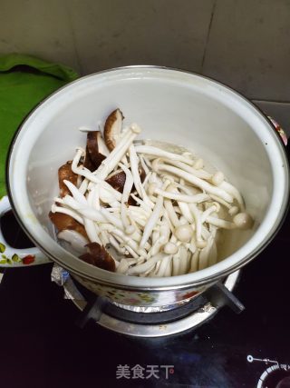 双菇清汤的做法步骤：2