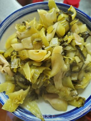 青红椒炒酸菜的做法步骤：4