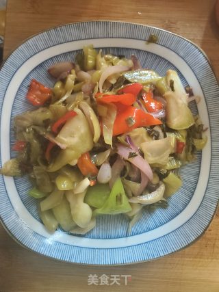 青红椒炒酸菜的做法步骤：8