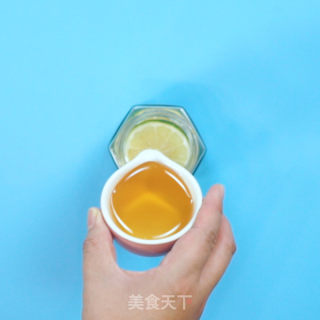 蜂蜜柠檬水的做法的做法步骤：3
